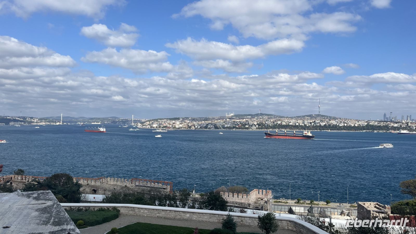 Blick vom Topkapi-Palast auf den Bosporus