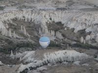 Kappadokien, beim Landen muss man sehr aufpassen, den Ballon nicht auf einer Felsspitze aufzusetzen.