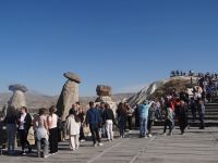 Kappadokien, bei den „Drei Grazien“ ist ganz schön viel los.