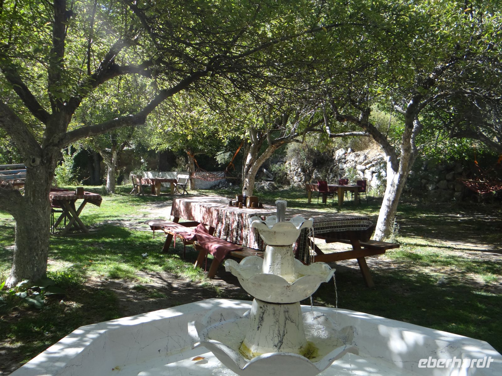 Kappadokien, in diesem Gartenlokal im Soğanli-Tal machen wir unsere Mittagspause