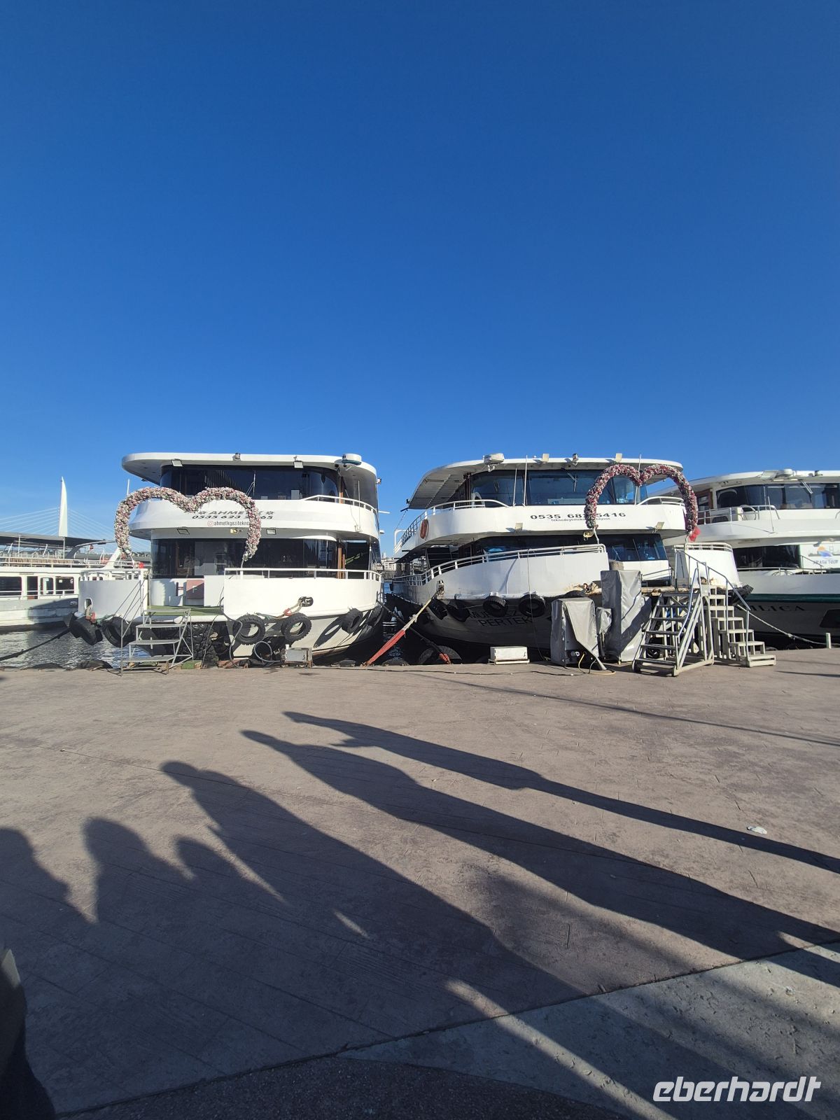 Bootsfahrt auf dem Bosporus zwischen Europa und Asien - Istanbul Türkei