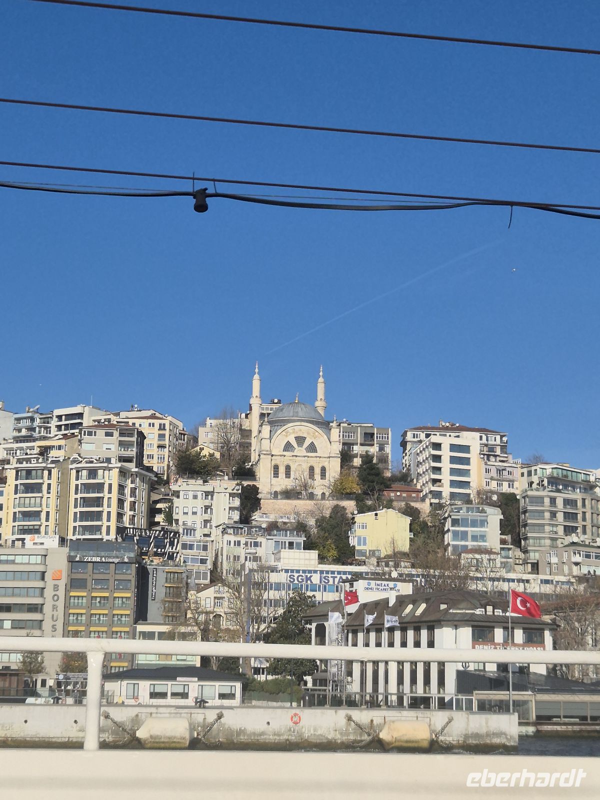 Bootsfahrt auf dem Bosporus zwischen Europa und Asien - Istanbul Türkei