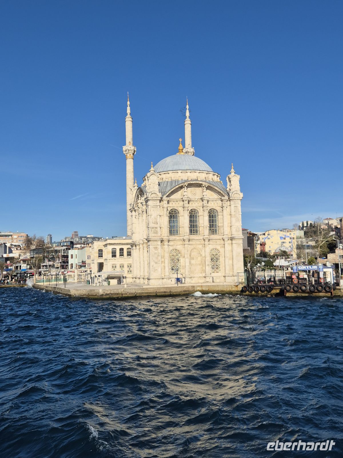 Bootsfahrt auf dem Bosporus zwischen Europa und Asien - Istanbul Türkei