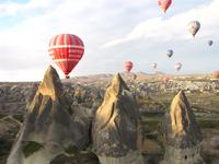 Knapp 40 Ballons am Himmel!