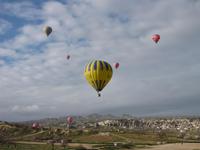 Knapp 40 Ballons am Himmel!