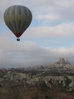 Ballons am morgendlichen Himmel