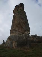 Tuffsteinformation mit Löwenrelief