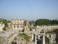 Blick auf die Celsus-Bibliothek