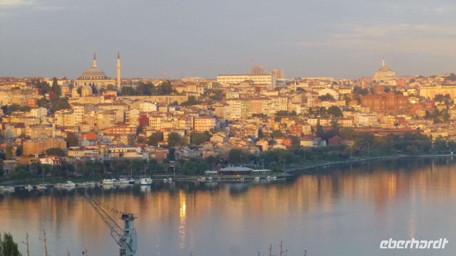 Blick aus dem Hotel Grand Halic in Istanbul - Sonnenaufgang