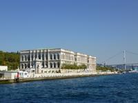 Bosporus-Schifffahrt - Nobelhotel Ciragan Palace Kempinski