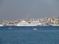 Blick vom asiatischen Teil Istanbuls zum Galata-Turm