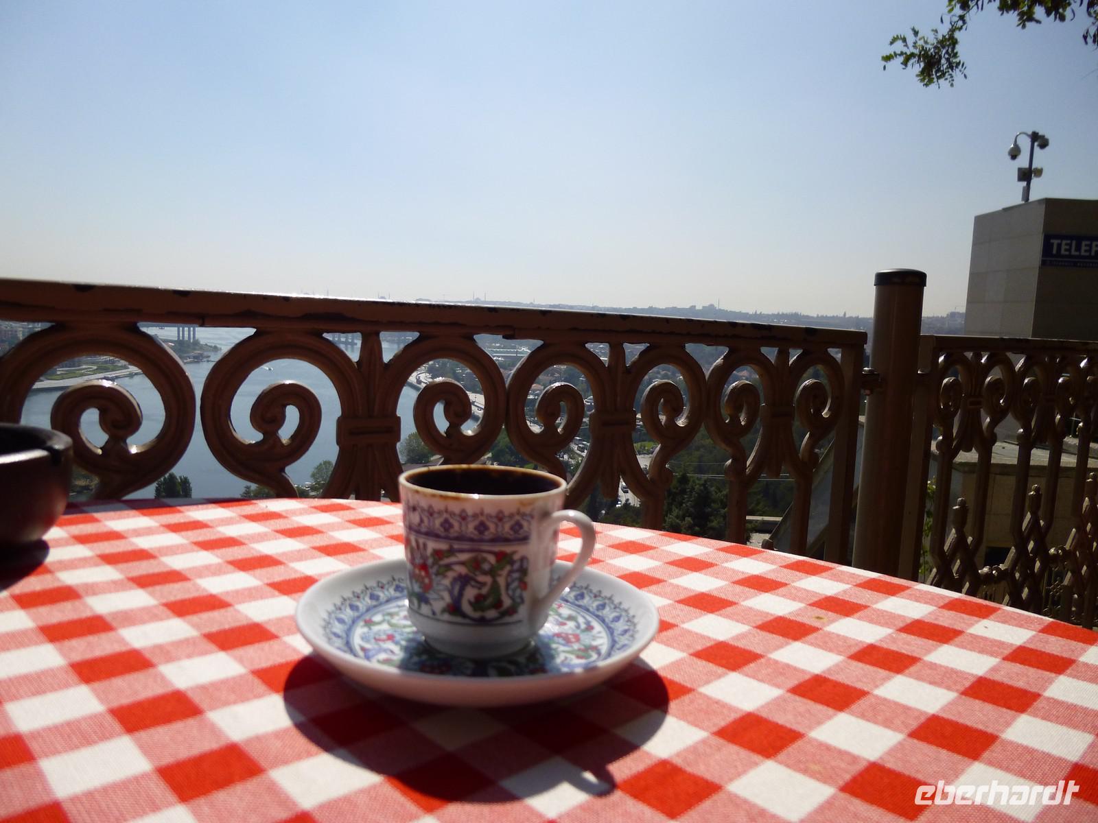 Türkischer Kaffee im Pierre Lotie-Café