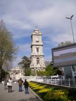 Uhrenturm vorm Dolmabahce Palast