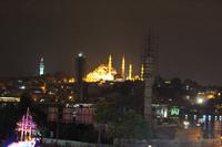 Blaue Moschee bei Nacht