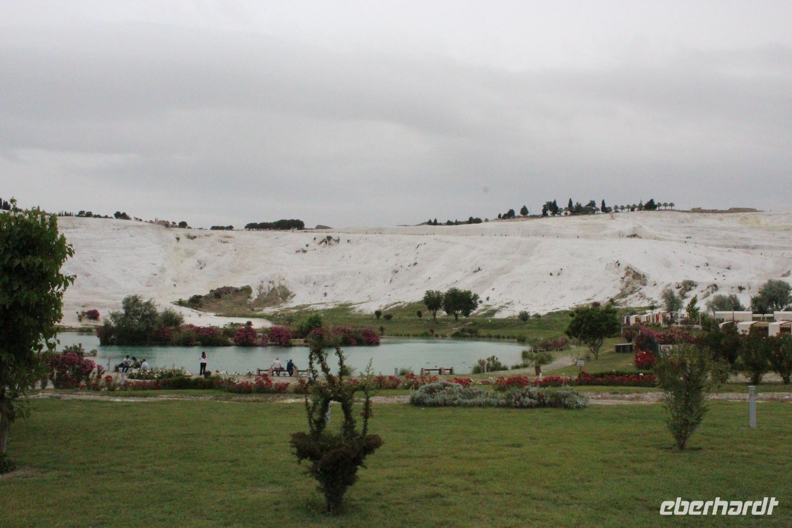 Blick auf die Kalksteinterrassen in Pamukkale