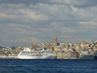 Blick von der asiatischen Seite zum Galata-Turm