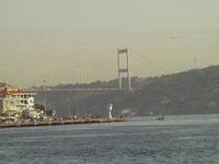 eine der Großen Brücken über den Bosporus