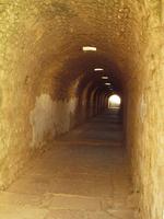 unterirdischer Gang zu den Behandlungsräumen