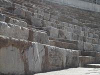 Sitzflächen und Treppenaufgang