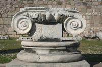 Säulenkapitell in Asklepion