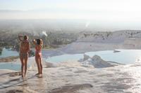 auf den Kalksinterterrassen in Pamukkale