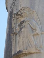 Säulenverzierung an der Hauptstraße (Perge)