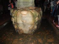 Medusenkopf in der Cisterna Basilica