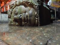 Medusenkopf in der Cisterna Basilica