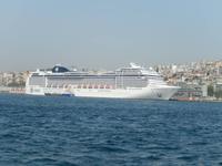 Kreuzfahrtschiff in Istanbul