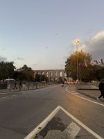 Aquädukt beim Spaziergang zum Abschiedsessen