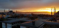 Die Hagia Sophia und die Blaue Moschee bei Sonnenaufgang