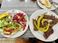 Köfte mit Salat