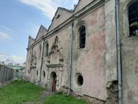 Zhowkwa. Ruine der Synagoge. Fassade.