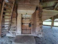 Drohoeitsch. Holzkirche. Eingang.