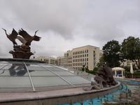 Minsk. Regierungsgebäude (Hintergrund).