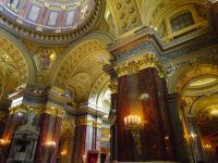 Budapest: in der St. Stephans Basilika