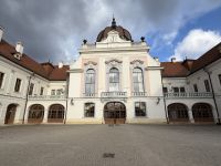 Blick vom Schlosspark auf das Schloss Gödöllö