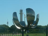 Riesige Metall-Blume &ndash; &copy; Jana Maria Kleibert (Eberhardt TRAVEL)