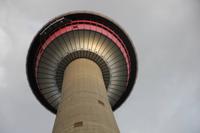 Calgary Tower am Abend