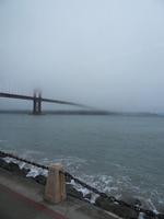 Vernebelter Blick auf die Golden Gate Brücke