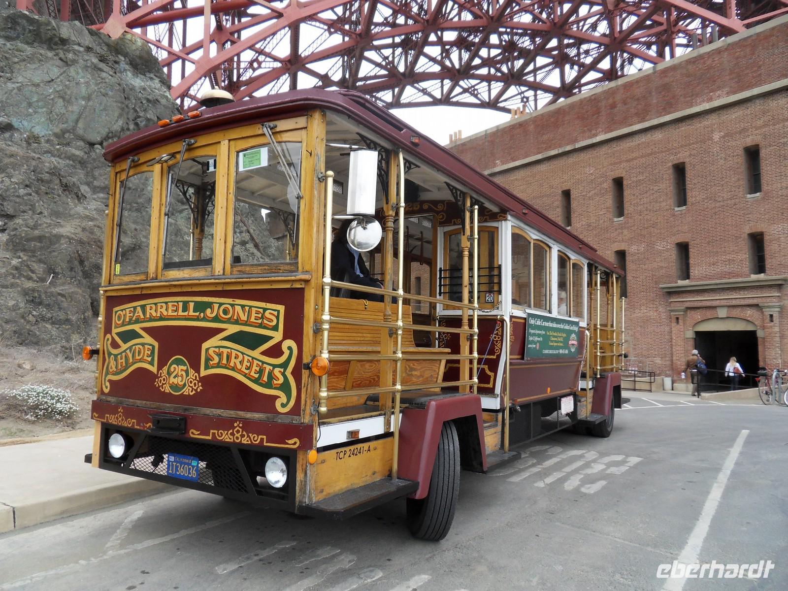 mit der motorisierten Cable Car geht es durch die Stadt