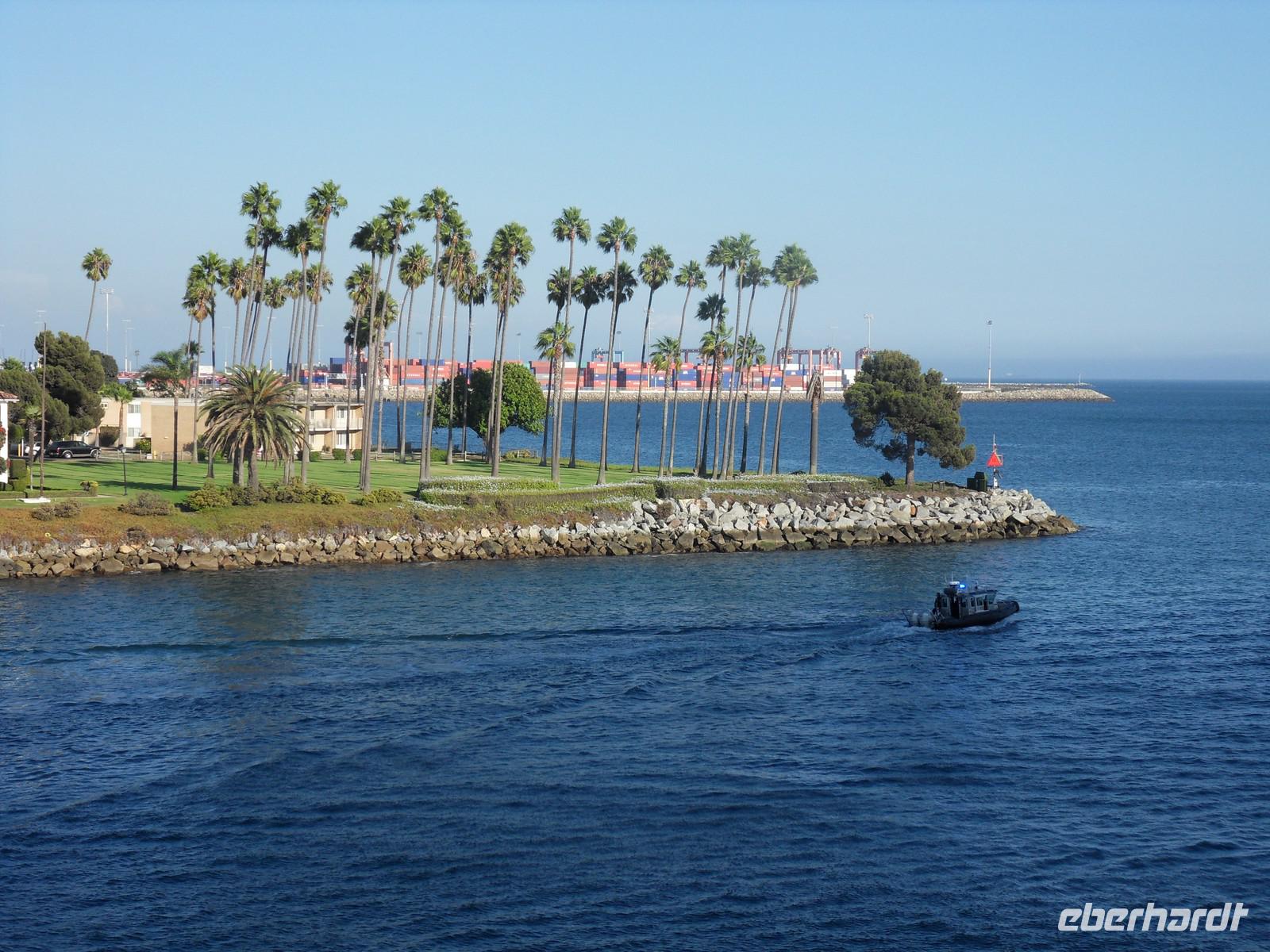 Wir werden begleitet, bis wir weit genug weg sind 