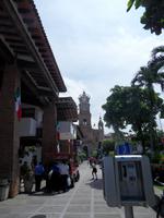 die Kirche ist schon von Weitem gut zu erkennen