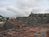 Die dicken Festungsmauern sind schier unüberwindlich