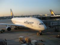 Unser Flieger A 380 nach Los Angeles auf dem Flughafen in Frankfurt