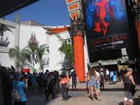 Hollywood - Vorplatz des Mann's Chinese Theatres mit den Hand- und Fußabdrücken der Stars