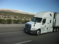 Auf dem Highway durch die Wüste