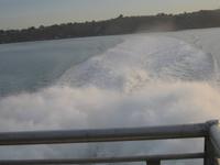 Die Fähre nimmt Fahrt auf