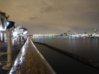An Deck mit Blick auf Los Angeles bei Nacht