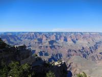 links - Menschen am Abgrund des Grand Canyons